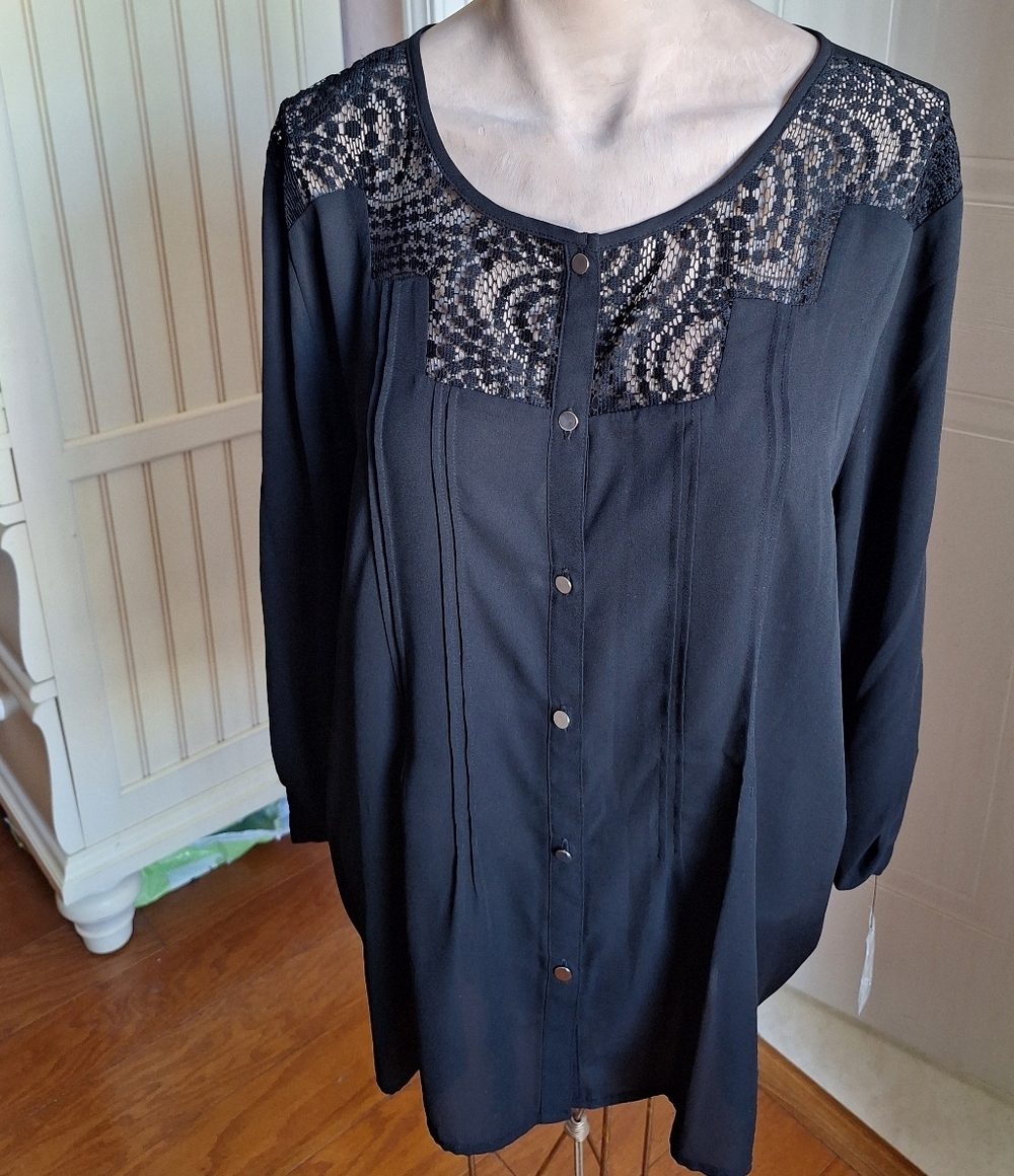 Chic Black Lace Button-Up Blouse New